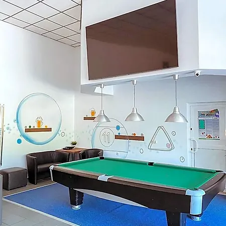 Owr Universal Hotel *